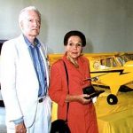 Capitanes Francisco Peña y Hilda Lutz, primera mujer piloto de Costa Rica